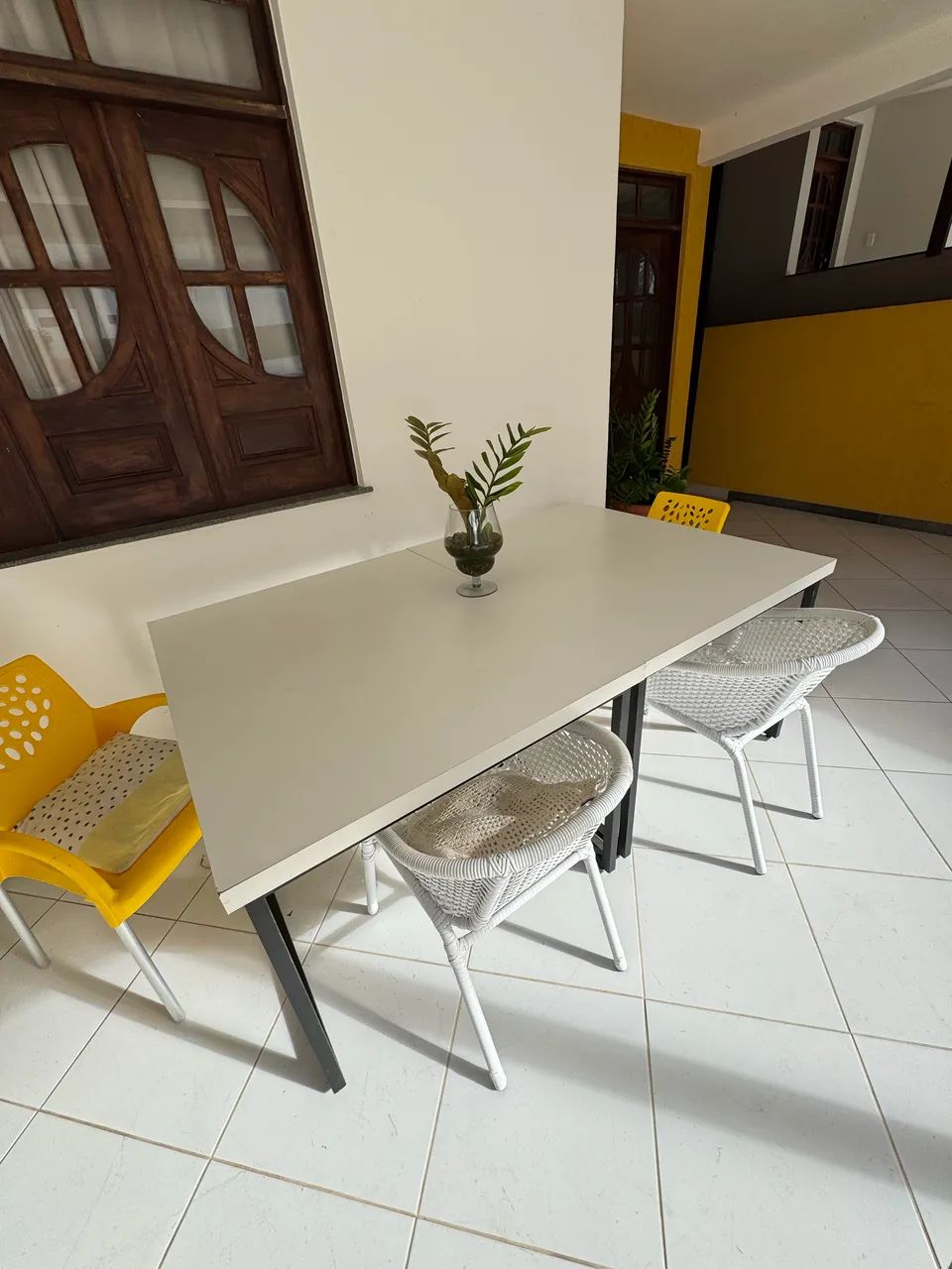 Mesa branca em MDF