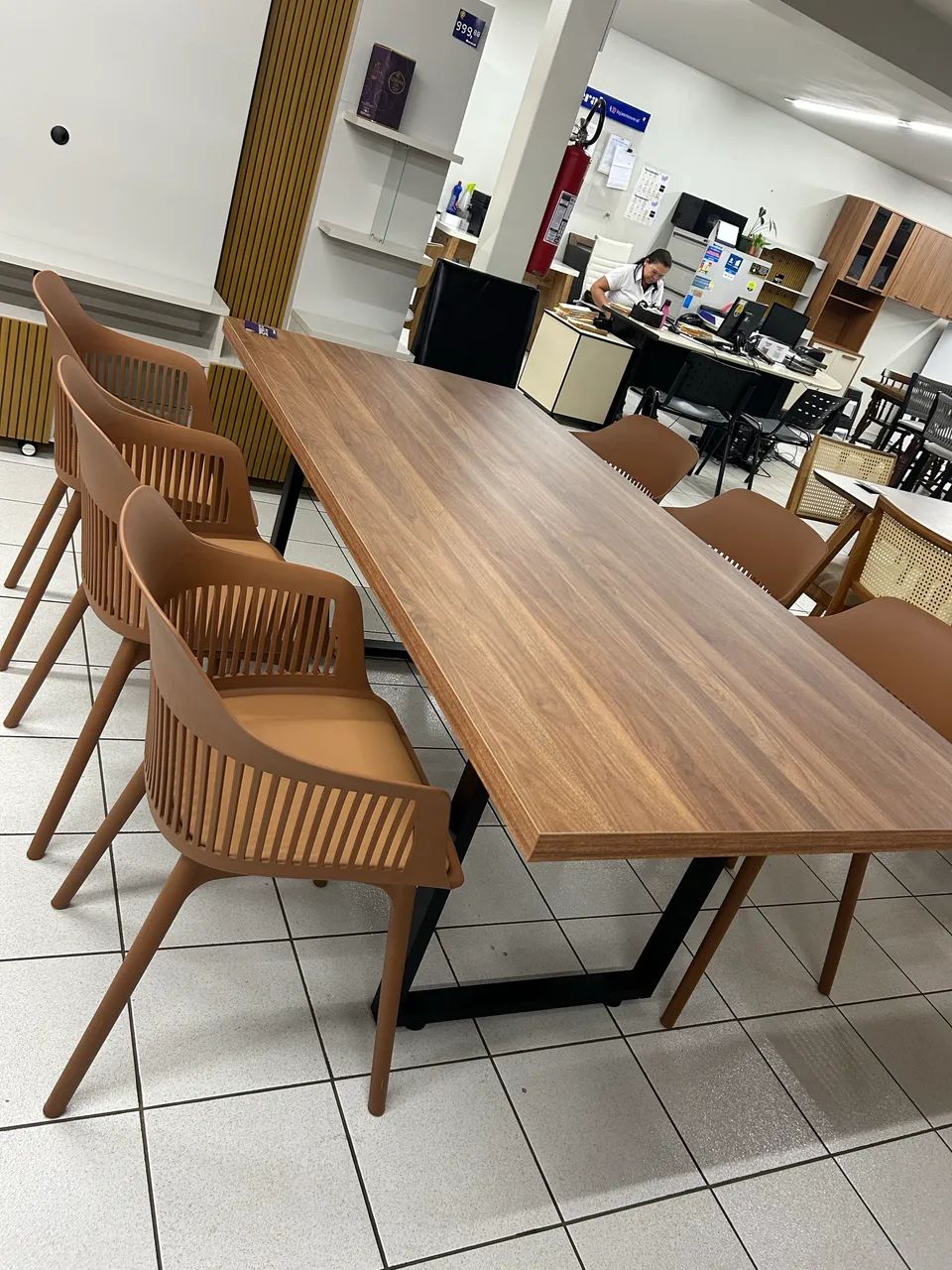 Mesa estilo industrial com 6 cadeiras NOVA