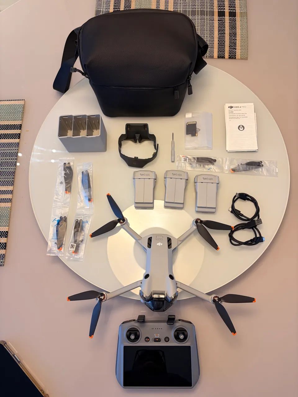 DRONE DJI MINI 4 PRO FLY MORE COMBO ( COM TELA ) RC 331