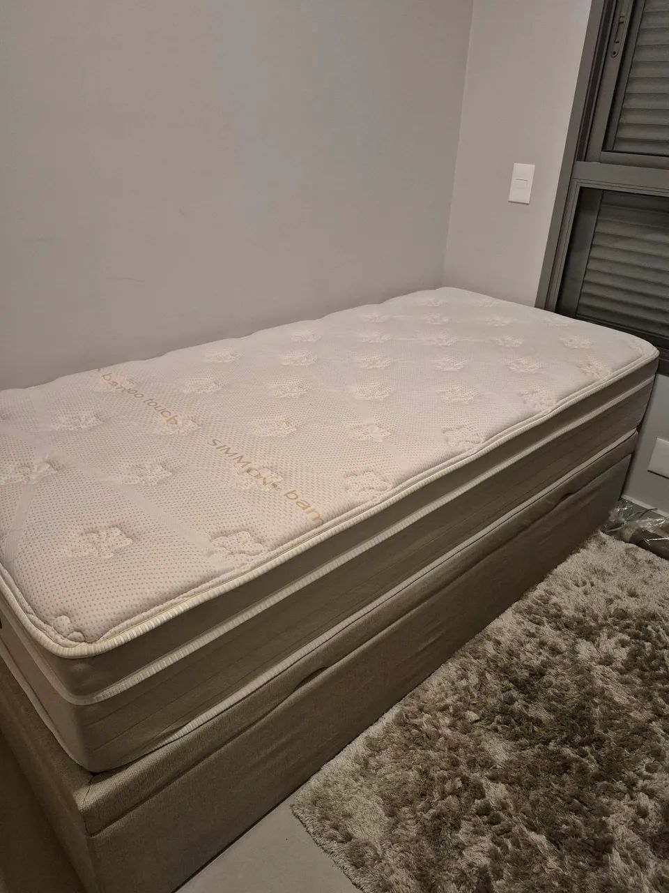 Cama box com baú e colchão/ solteiro