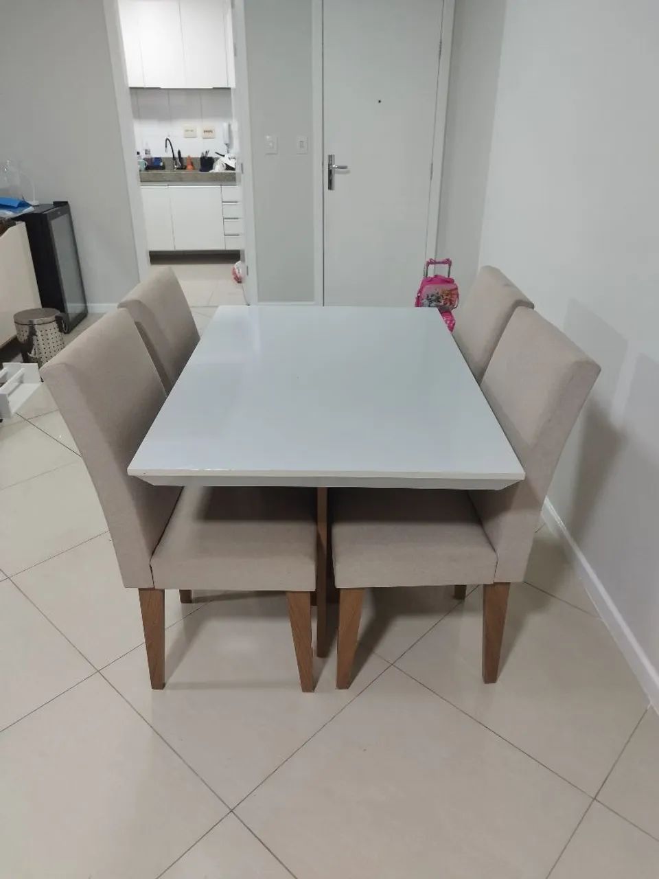 Mesa de jantar 4 lugares cadeiras