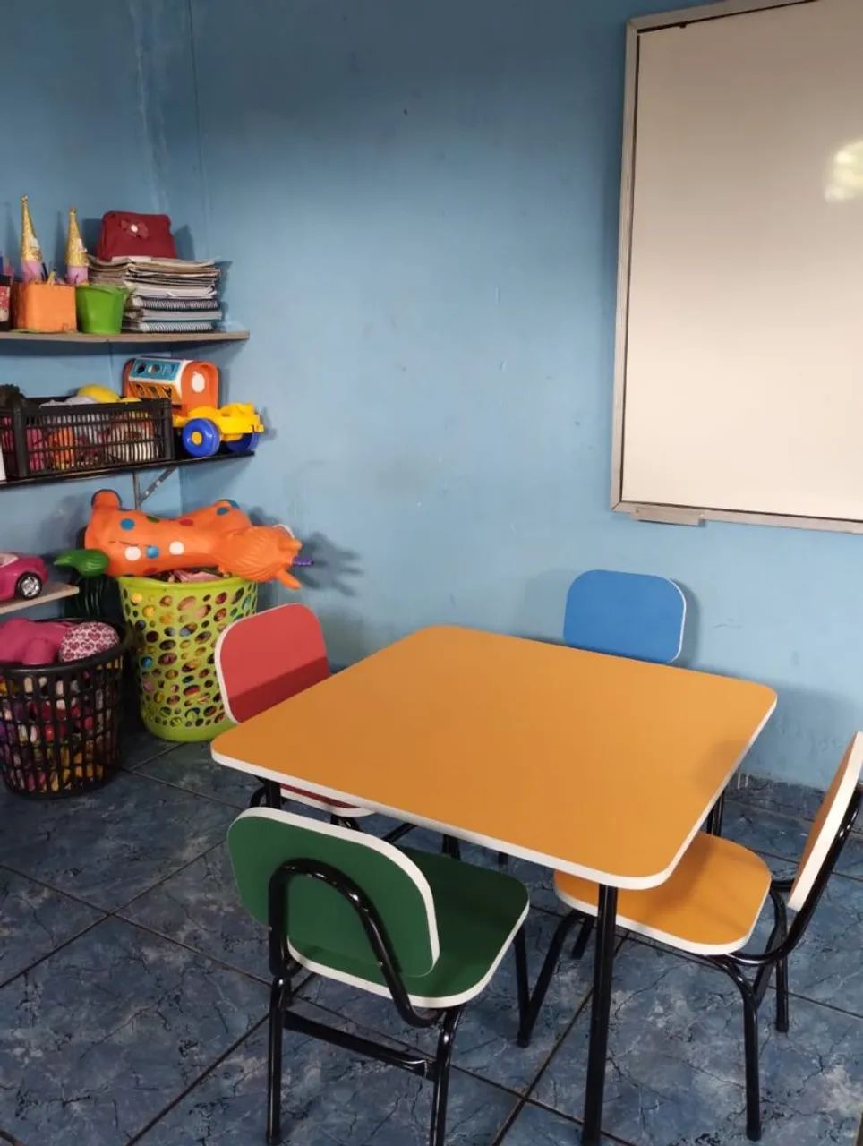 Mesa 4 cadeirinhas infantil  - Foto 3