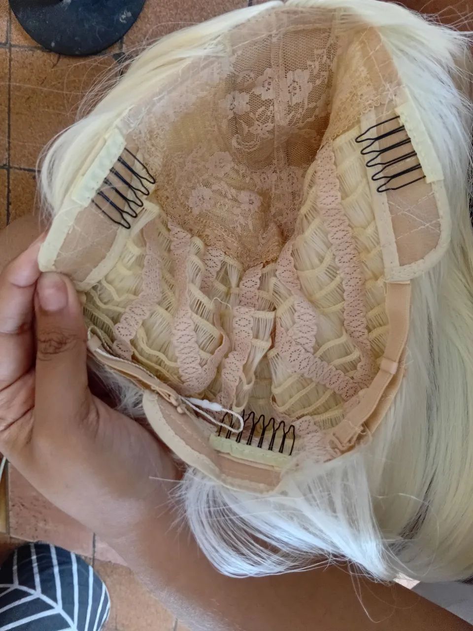 Peruca Wig Loira Platinada Nunca Usada - Foto 5