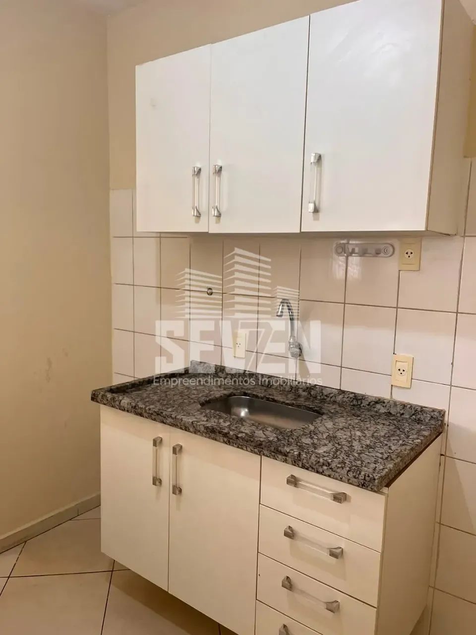 Apartamento com 1 Quarto e Suíte no Edifício Al Koneitra  Conforto e Praticidade