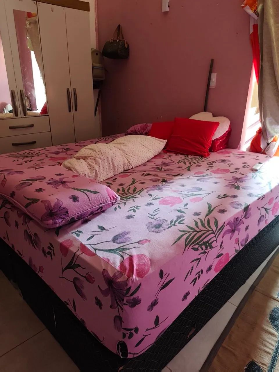Vende-se essa cama com a cabeceira 