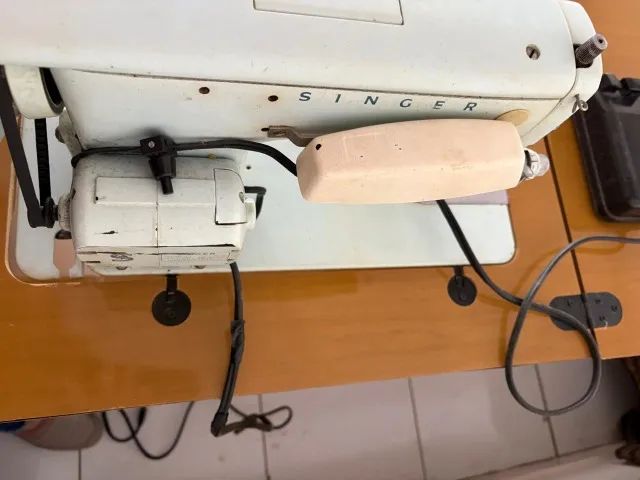 SINGER MULTIPONTO 666 - RELÍQUIA DOS ANOS 70 - FUNCIONANDO PERFEITAMENTE - Foto 2