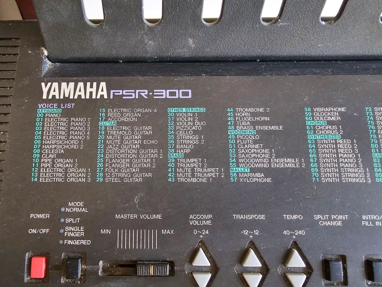 Vendo teclado Yamaha PSR-300 (COM DEFEITO) - Foto 3