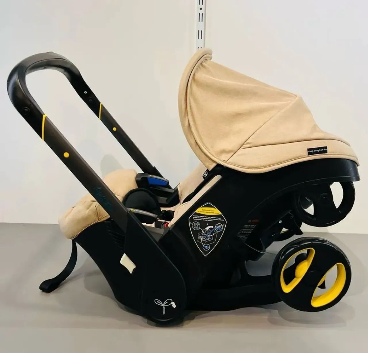 Carrinho de bebê que vira bebê conforto!  - Foto 2