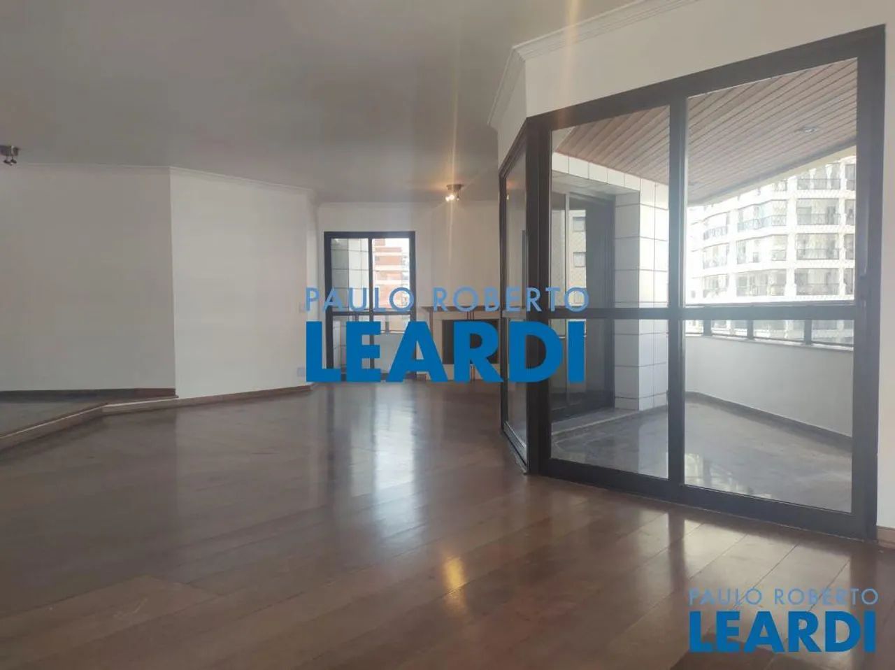 APARTAMENTO - MOEMA - SP
