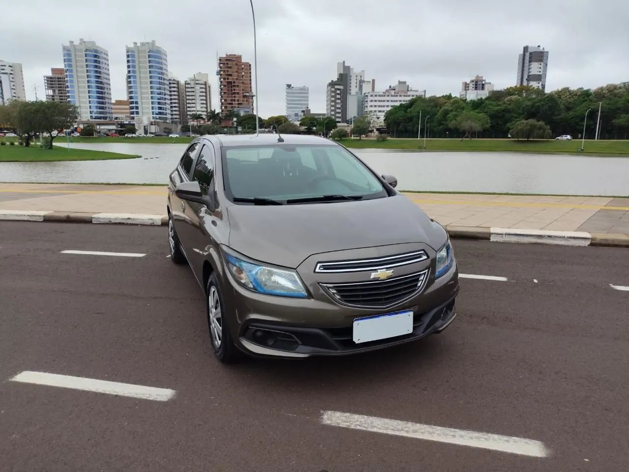 Chevrolet Onix Hatch LT 1.4 8V Flex Power Mec. 4P 2014