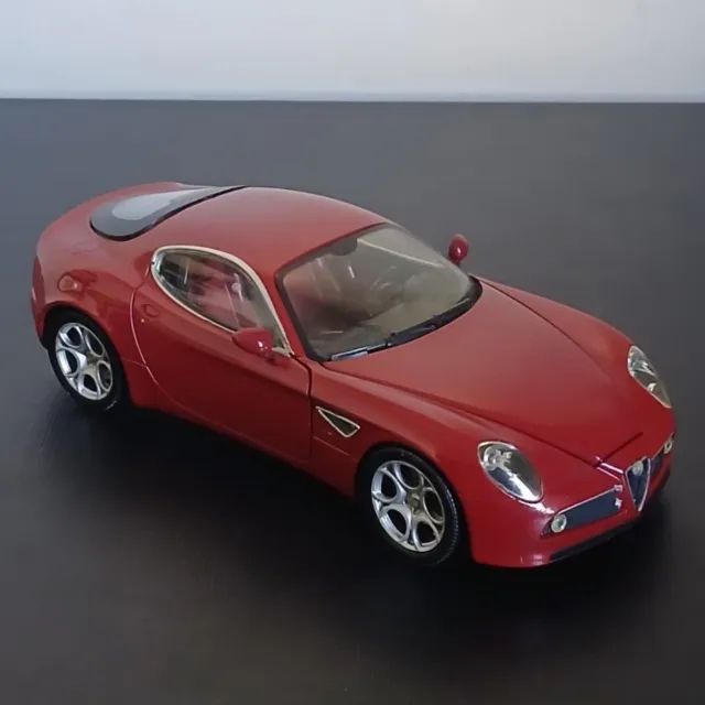 miniatura - alfa romeo 8C - escala 1/24 - motorama - importada - original