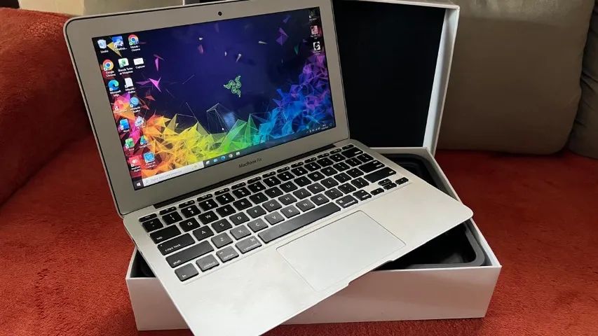 MacBook Air 11 2015 i5 8GB SSD 256GB + Bateria Nova + Acessórios