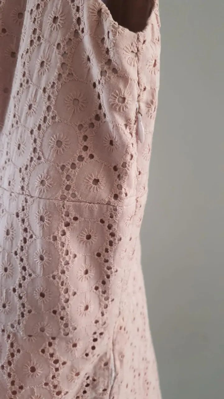 Vestido midi de laise rosa - Foto 4