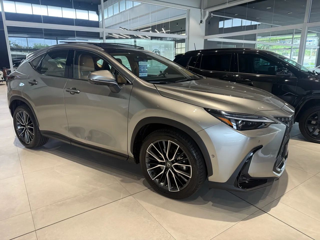 Lexus NX-450h+ AWD 2.5 16V Aut. (Híbrido), foto 16 de 19