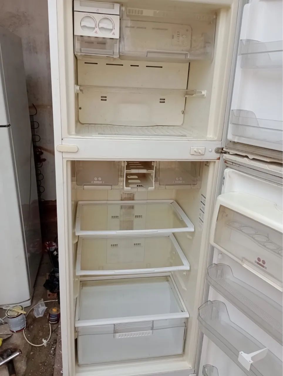 VENDO GELADEIRA FUNCIONANDO PERFEITAMENTE!  - Foto 4
