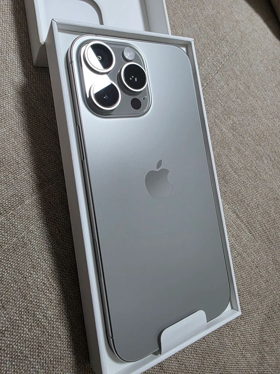 iPhone 16 Pro Max - Foto 4