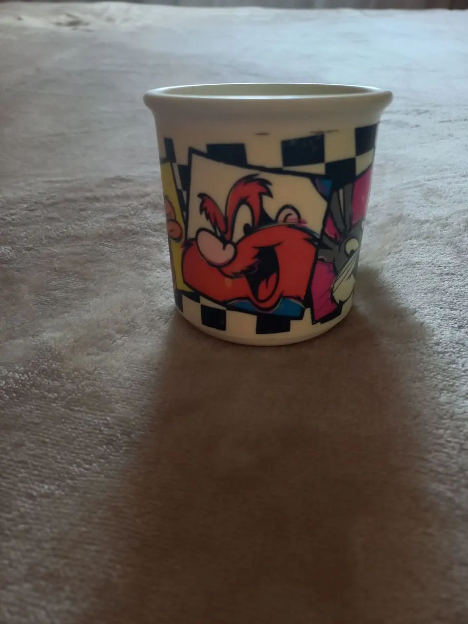 ANTIGUIDADE  CANECA LOONEY TUNNES  ANOS 90 - Foto 4