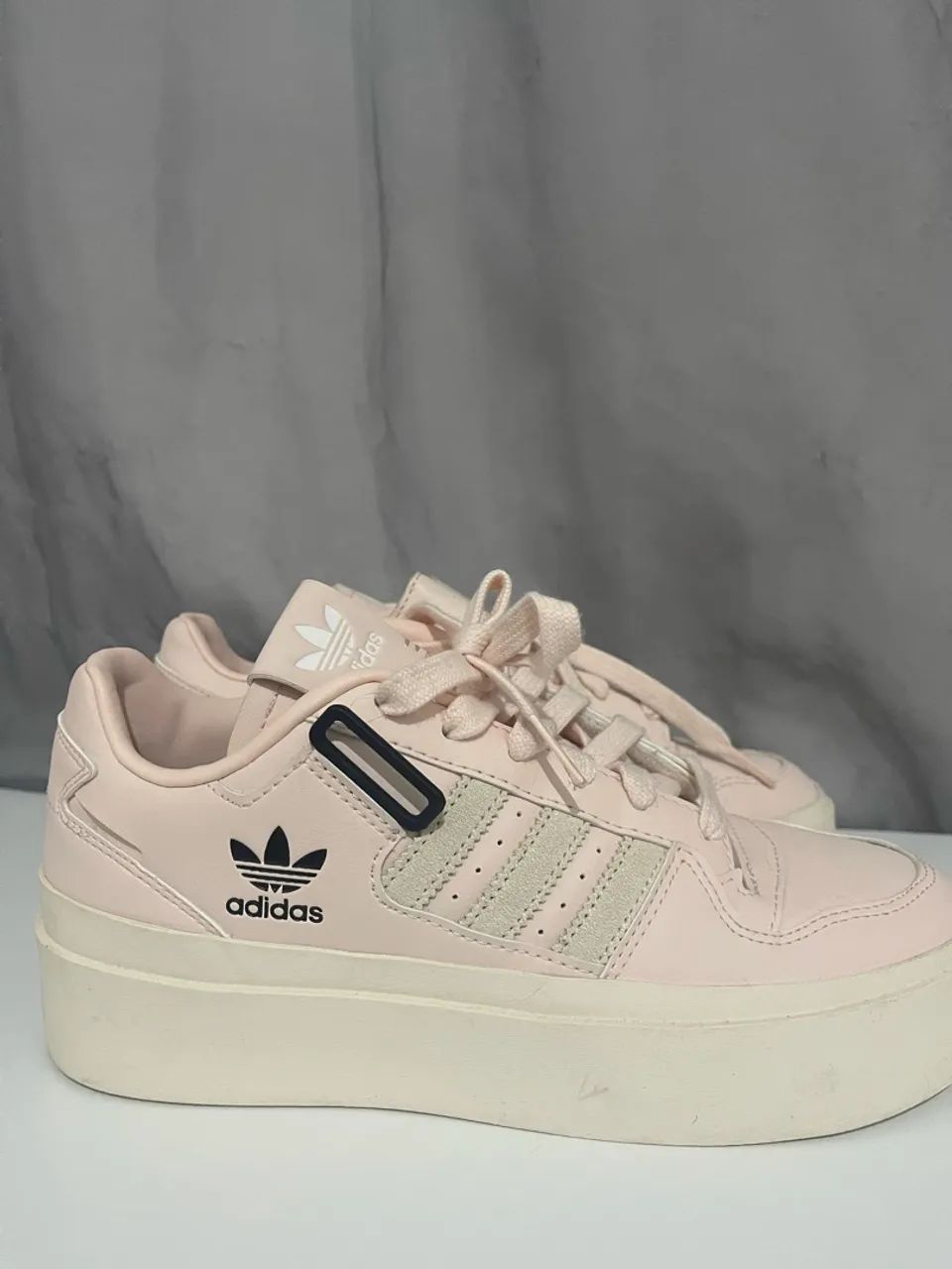 Tênis Adidas 