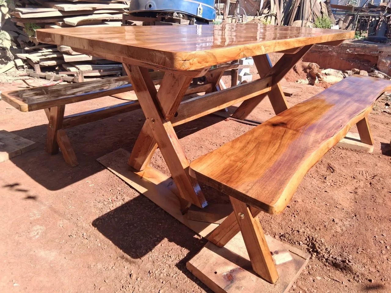 Mesa com bancos - Foto 3
