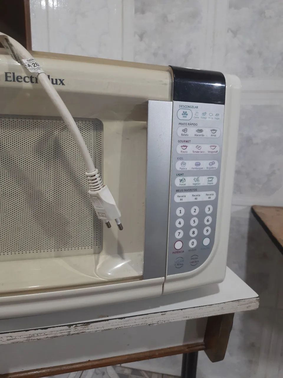 Micro-ondas Electrolux MEF41 31L 127v branco funciona tudo - ótimo estado, ACEITA CARTÃO  - Foto 4