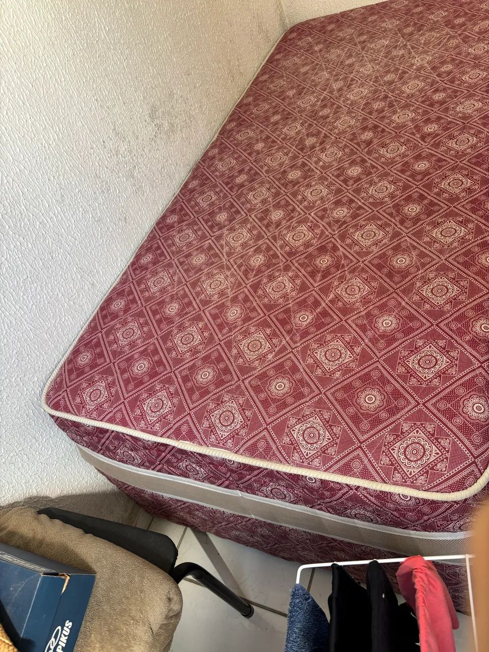 Vendo Cama de Solteiro