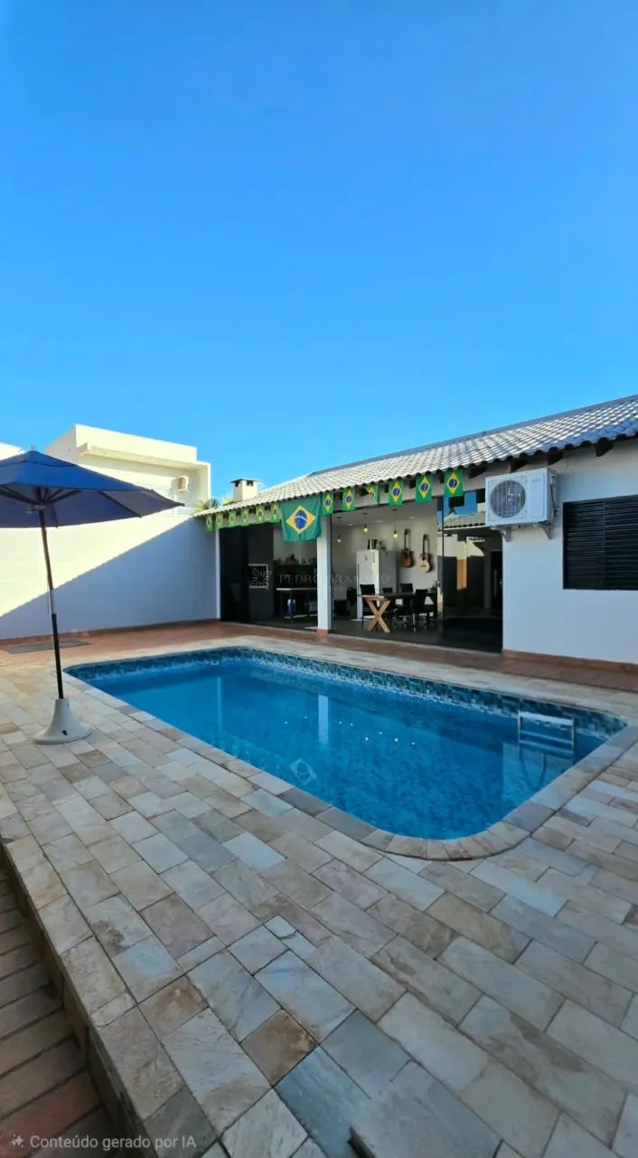 Casa térrea com piscina e edícula no Jardim Real.