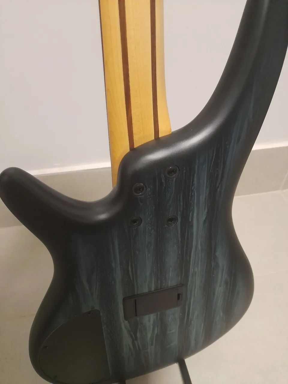 Baixo Ibanez Sr300E SVM 4 cordas - Foto 3