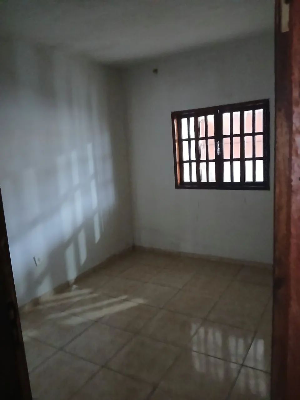 Alugo casa na Amendoeira