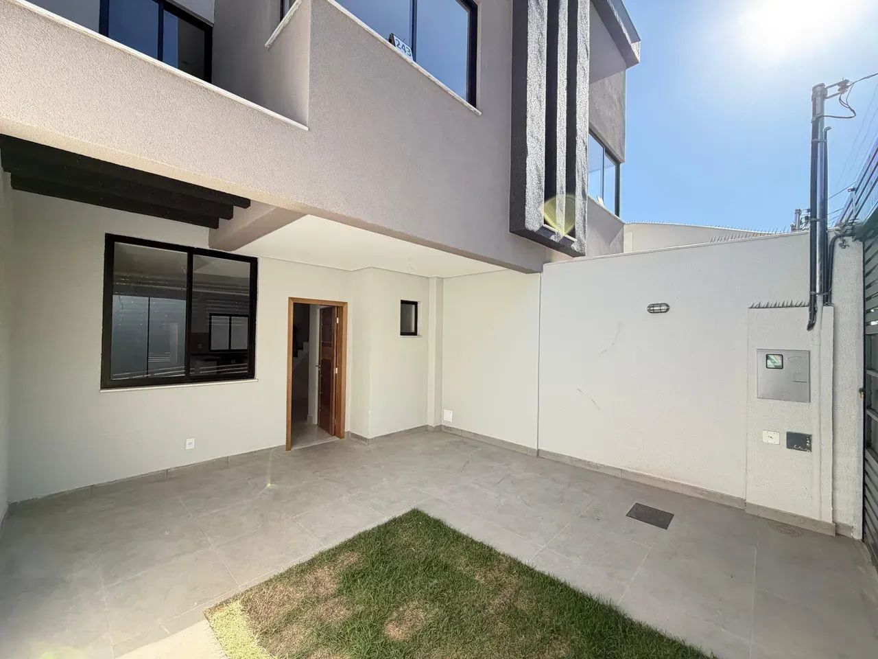 Casa duplex de 3 quartos com 1 suíte - 2 vagas