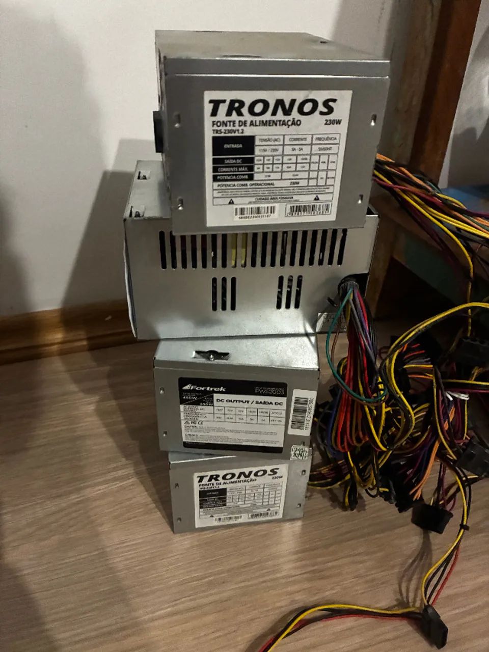 Lote de fontes PC funcionando
