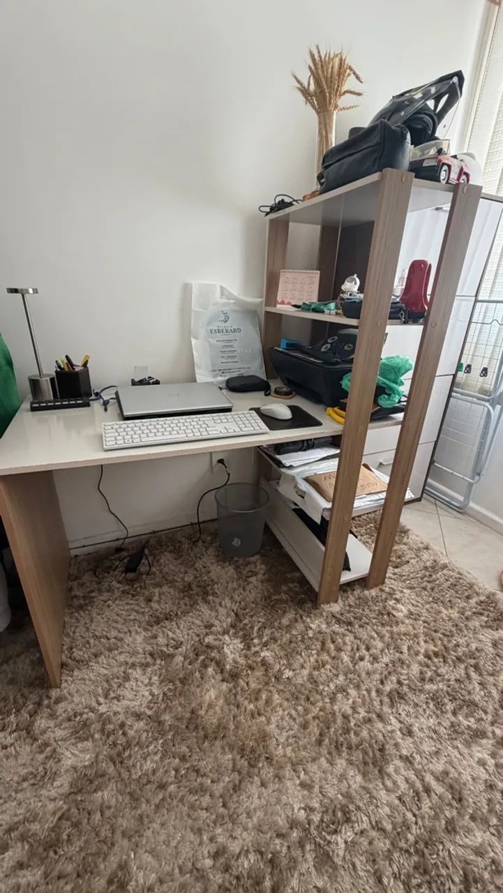 Mesa de computador e armário - Foto 3