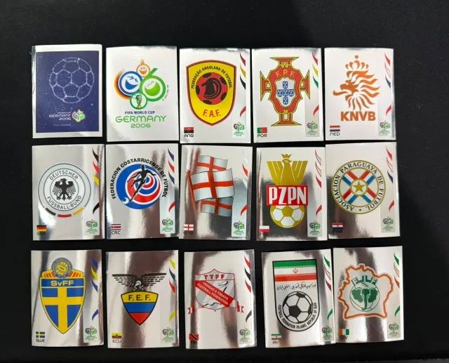 15 Escudos Brilhantes Copa 2006 Panini