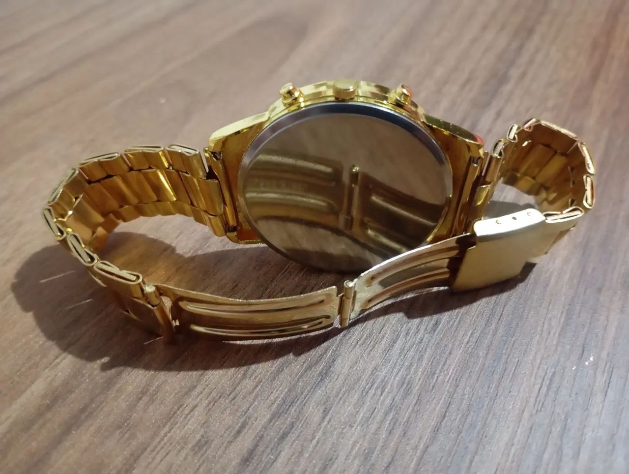 Conjunto de relógio dourado + corrente com pingente 7. - Foto 5