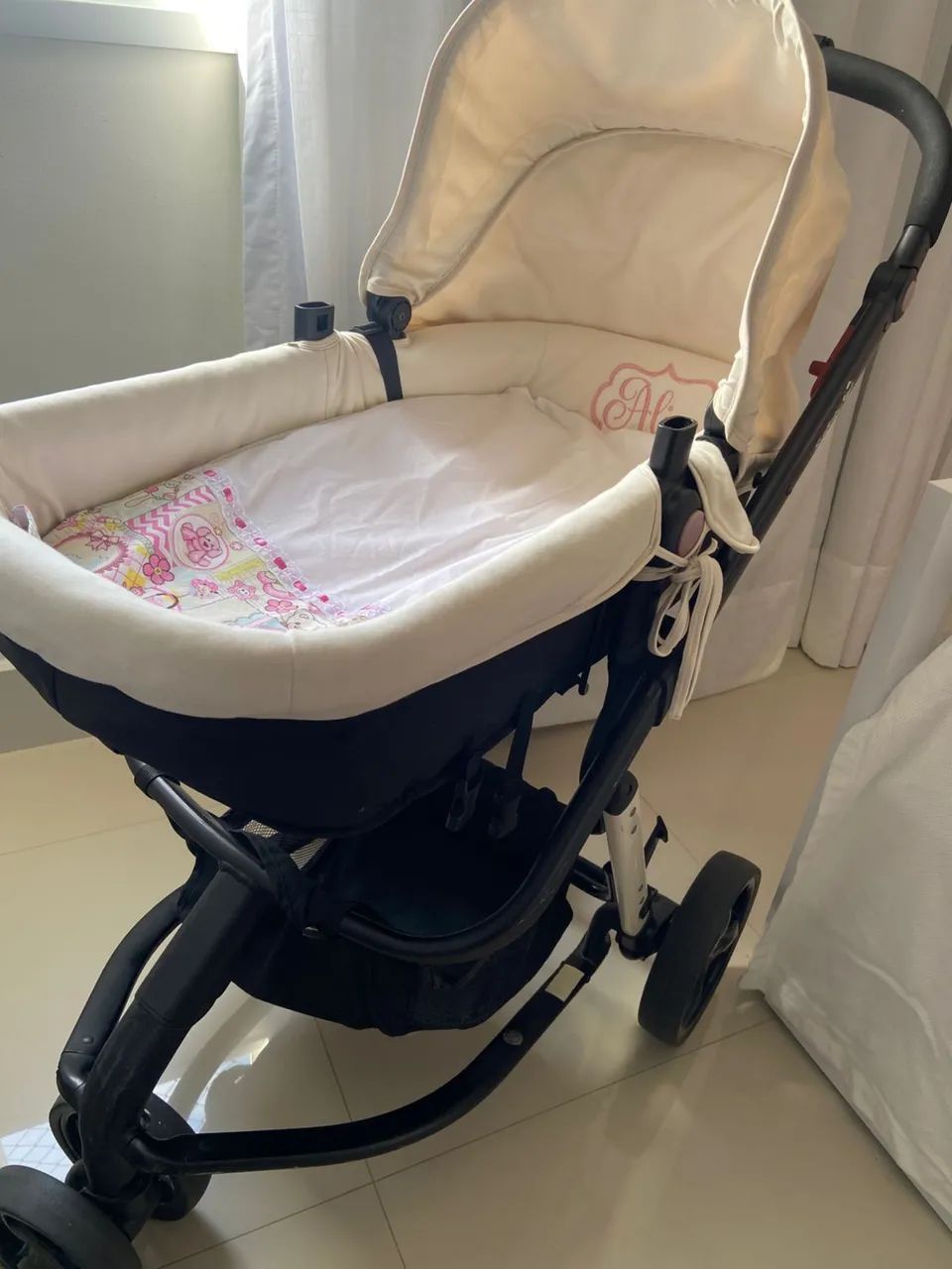 Carrinho de bebê com bebê conforto  - Foto 4
