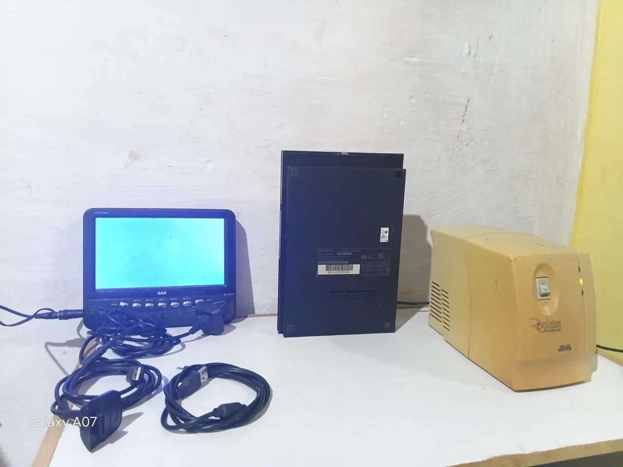 Vende Lotes te ps2 ir mini TV 5 polegadas ir estabelizador tudo funcionando - Foto 5