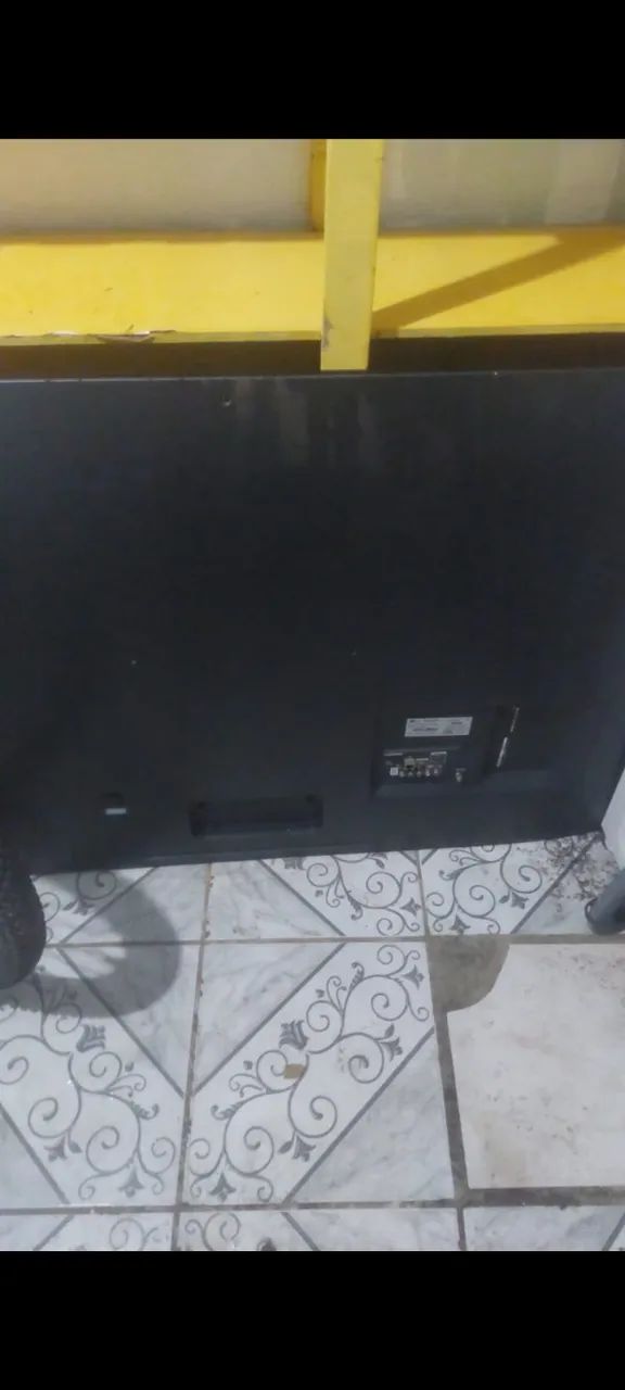 TV LG de 60 polegadas pra retirar peças 
