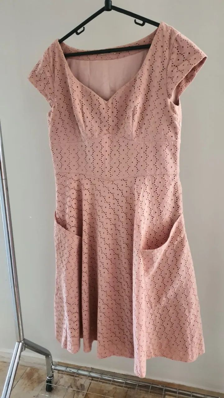 Vestido midi de laise rosa - Foto 5