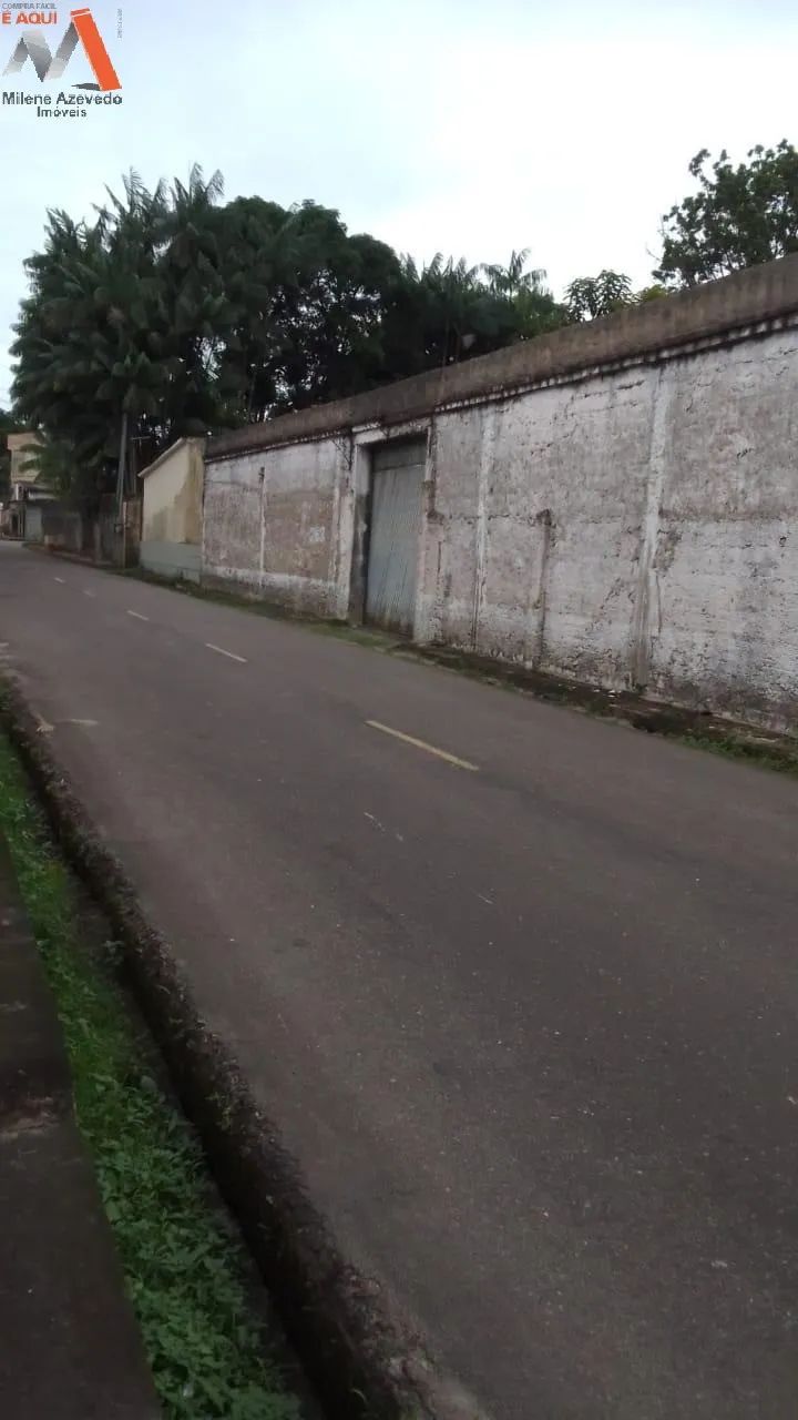 Sítio ou terreno com edificação, piscina, amplo espaço murado e 4 vagas de garagem - Foto 2