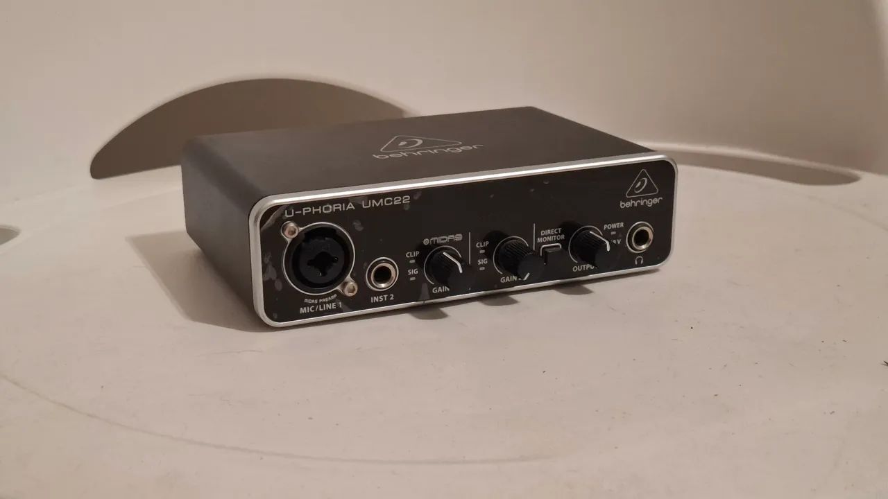 Interface de áudio USB Behringer U-phoria UMC22