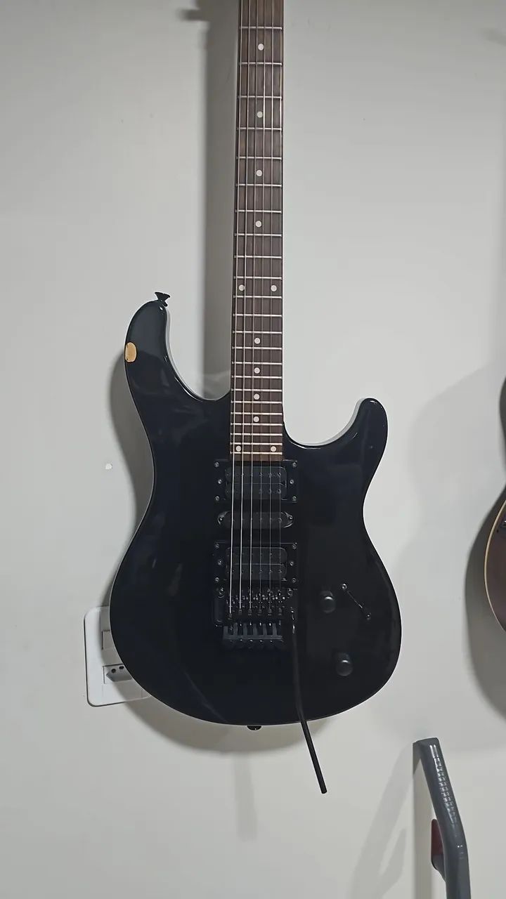Guitarra Pevey Predator Exp. 1 