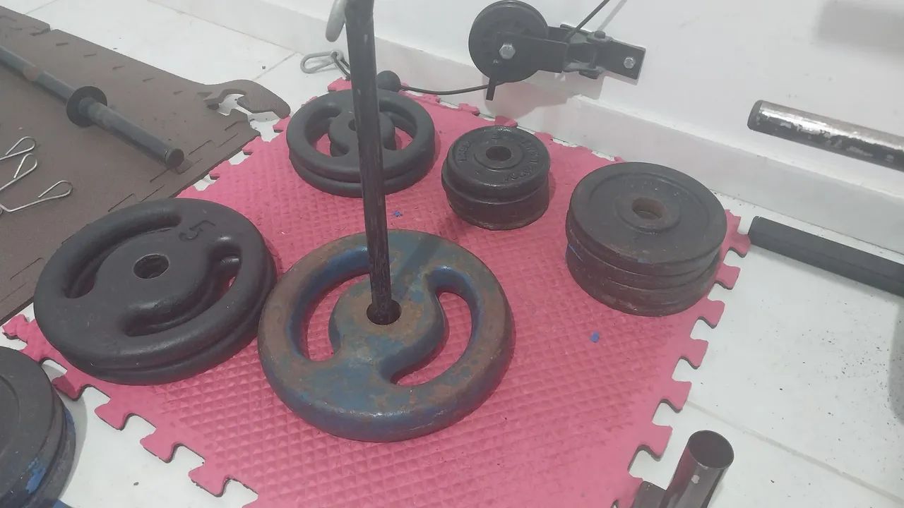 Anilhas peso musculação exercícios  - Foto 5