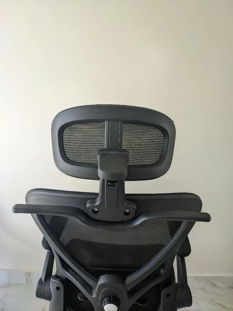 Cadeira ergonômica com apoio de cabeça  - Foto 4