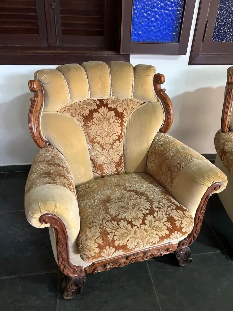 Poltronas em veludo e madeira  - Foto 3