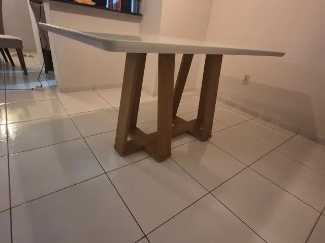 MESA DE JANTAR COM SEIS CADEIRAS - Foto 3