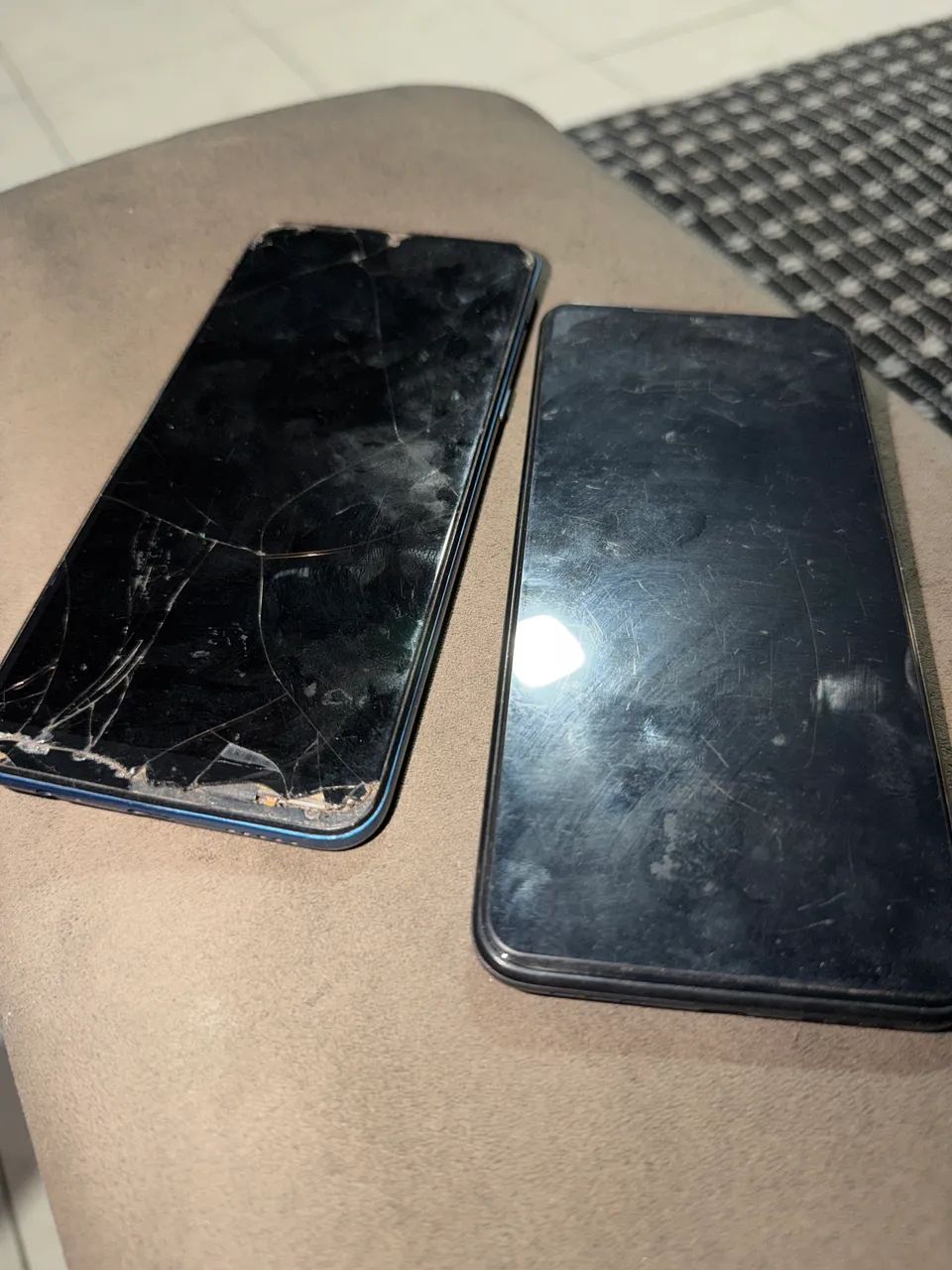 2 telefones para retirada de peças  - Foto 2