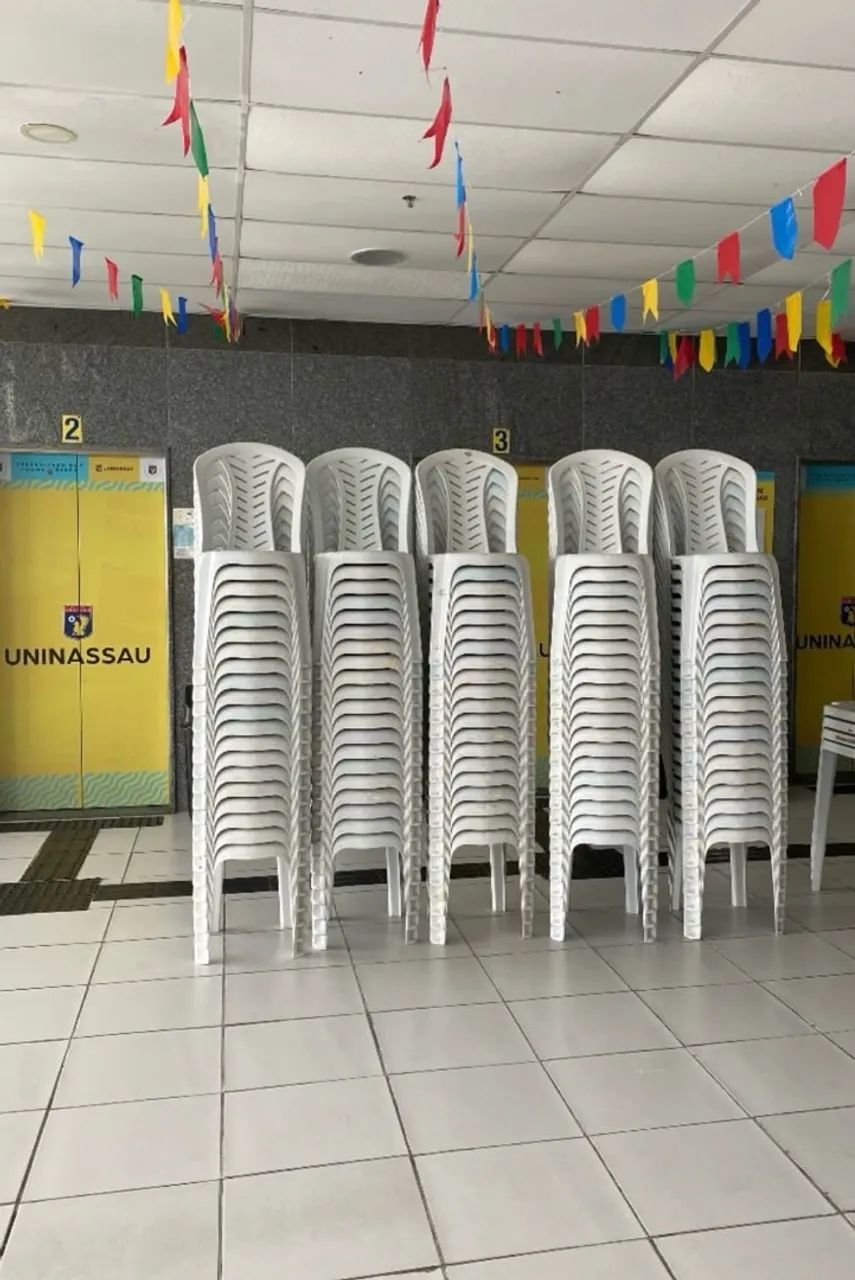 Aluguel de mesas e cadeiras 