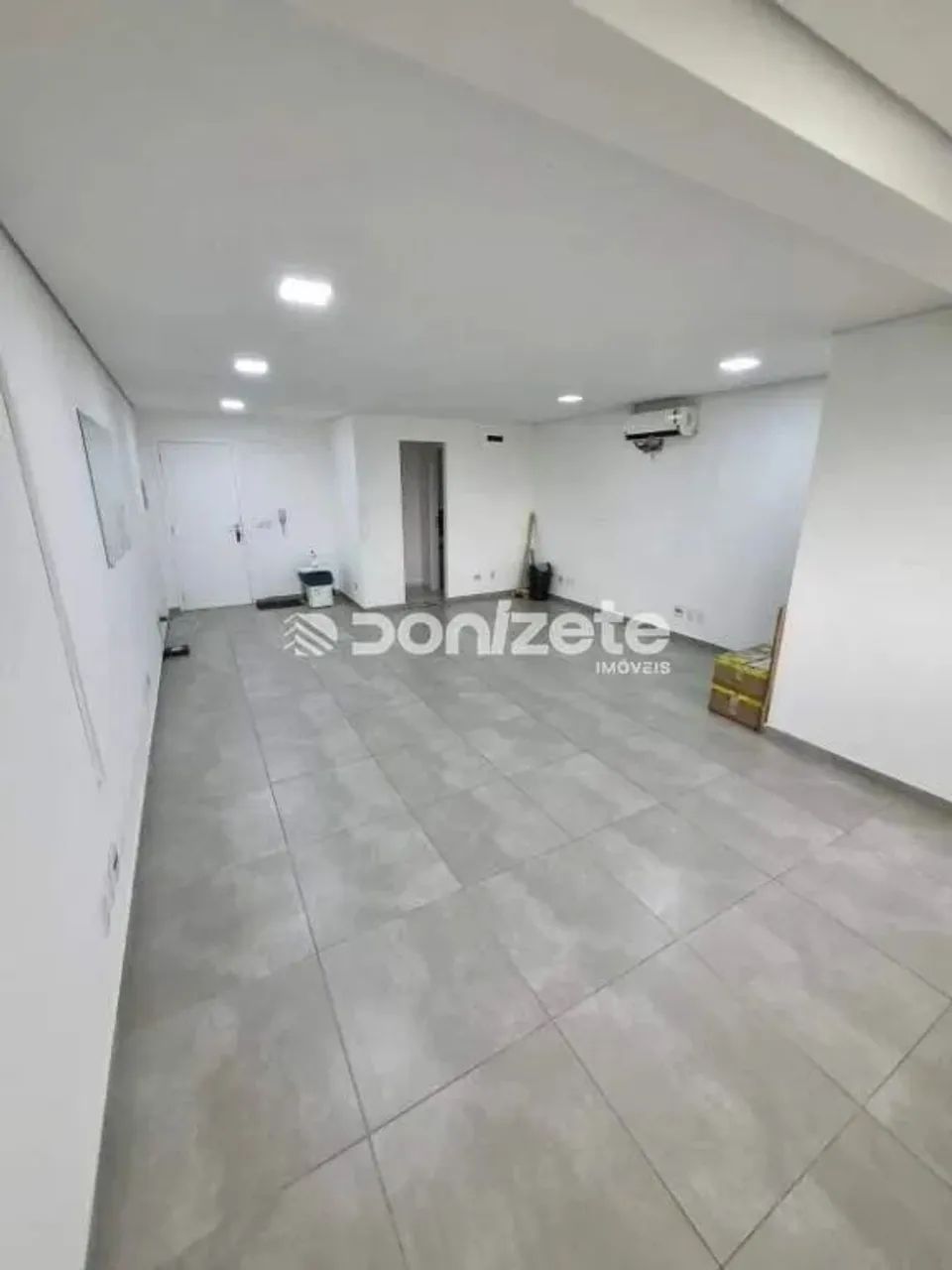 Sala, 39 m² - venda por R$ 329.999,99 ou aluguel por R$ 2.356,07/mês - Vila Gilda - Santo 