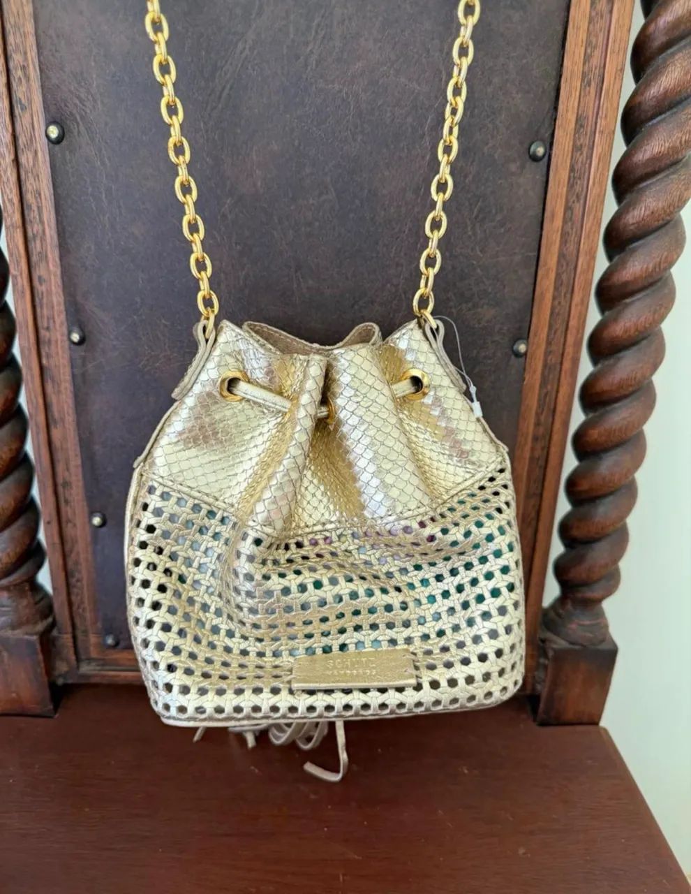 Bolsa Schutz dourada NOVA