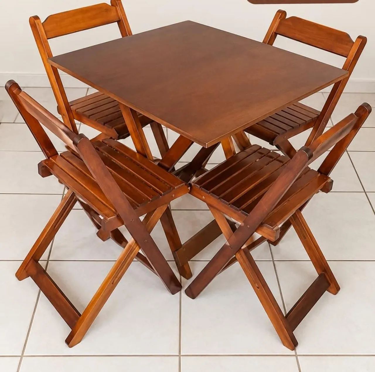 Conjunto de mesa c/4 cadeiras