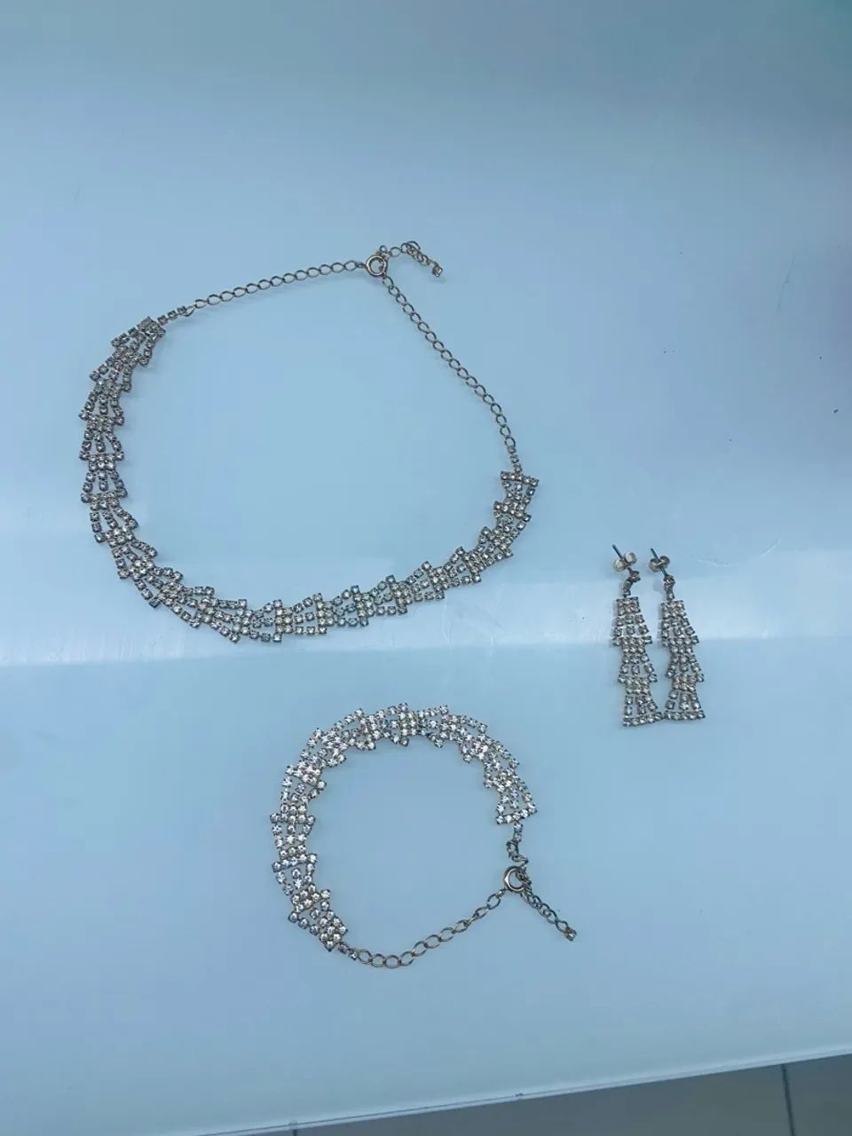 Brinco + Pulseira + Chocker cravejadas